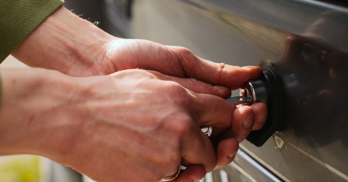 24-Hour Lockout Service — Mike Locksmiths