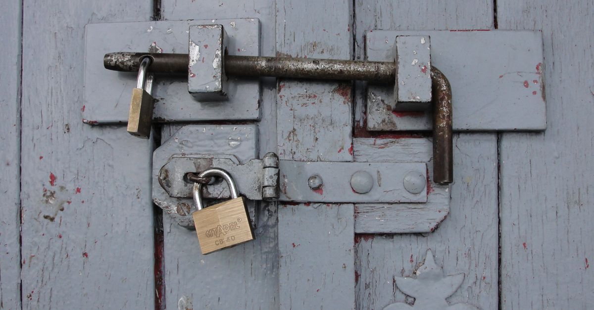 Why Your Door Locks Keep Sticking Near the Coast — Mike Locksmiths