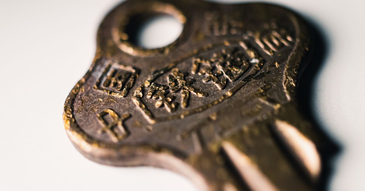 locksmith service technician — Mike Locksmiths