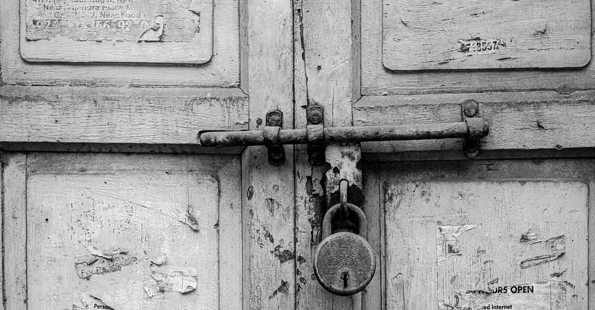 front door lock key — Mike Locksmiths