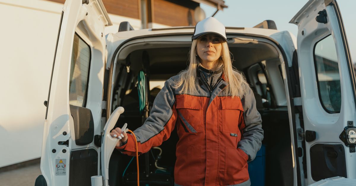 locksmith service technician — Mike Locksmiths